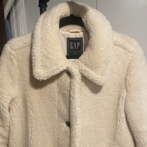 GAP Jackets & Blazers - NWOT - GAP Fleece Ivory Women’s Jacket